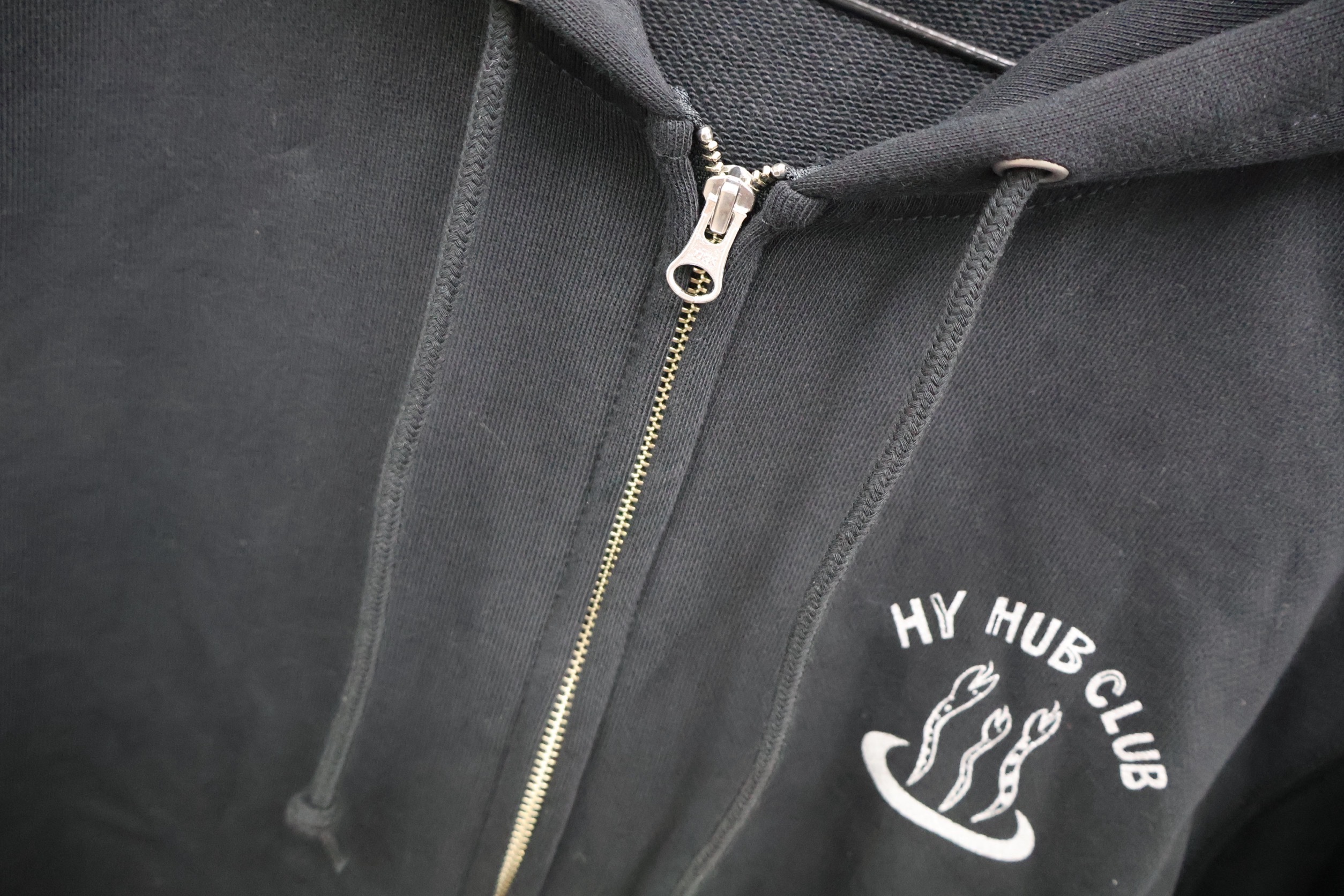 【追加販売】HY HUB CLUB PARTY 2025 ジップパーカー
