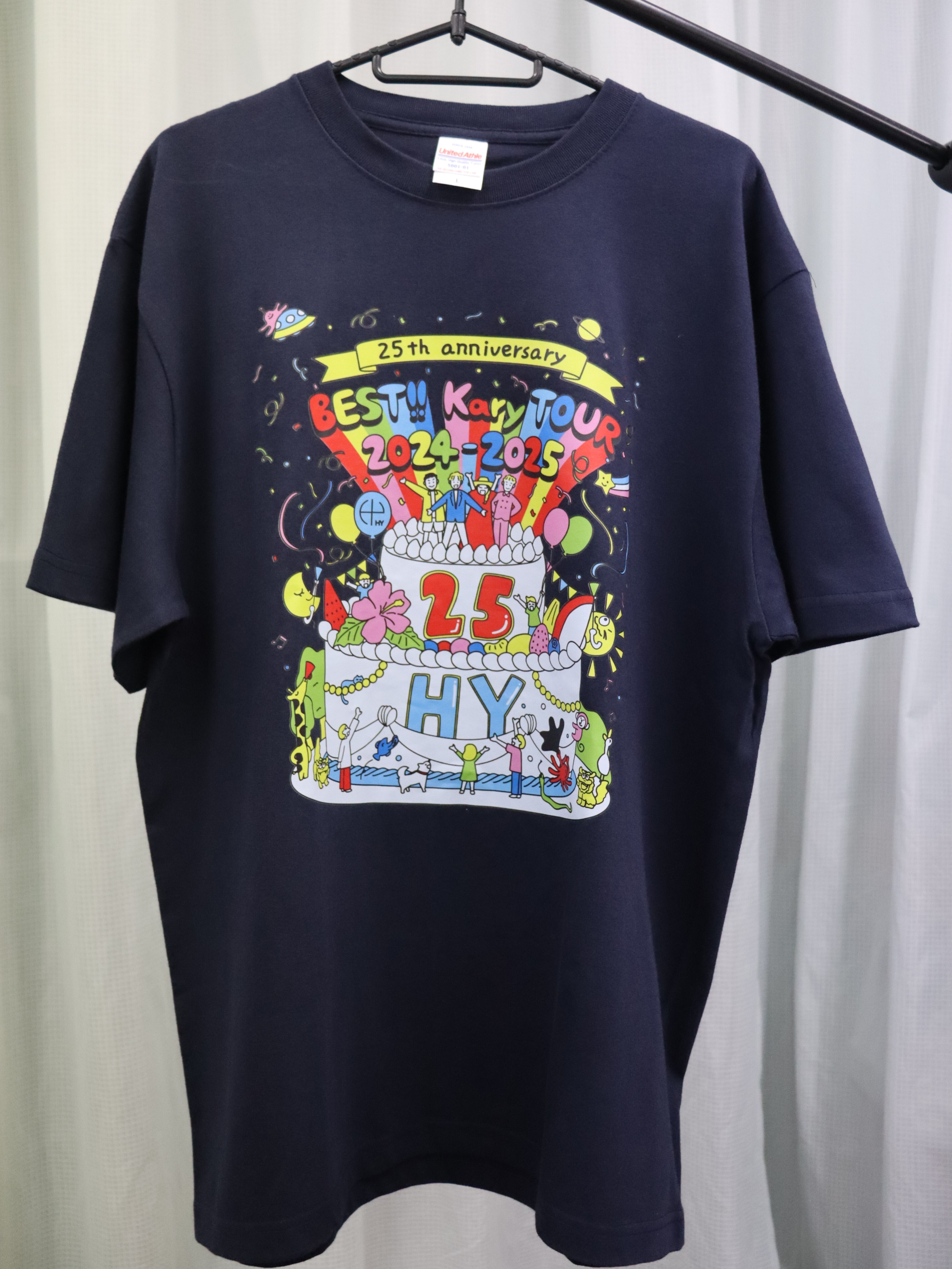 【SALE】Kary Tour バースデーケーキ ケーキ Tシャツ（ネイビー）